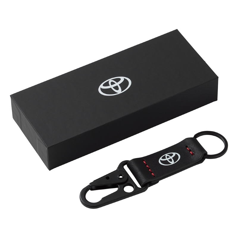 TOYOTA COLLECTION SCHATULLE MIT SCHLÜSSELANHÄNGER AUS LEDER TOYOTA COLLECTION SCHATULLE MIT SCHLÜSSELANHÄNGER AUS LEDER