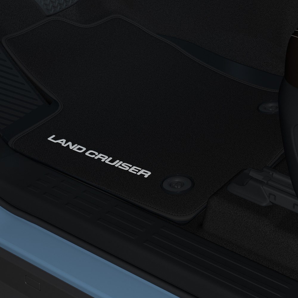 Fußmatten, Velours 830g/m², 1&2 Reihe, Schwarz, Schriftzug "Land Cruiser" Fußmatten, Velours 830g/m², 1&2 Reihe, Schwarz, Schriftzug "Land Cruiser"