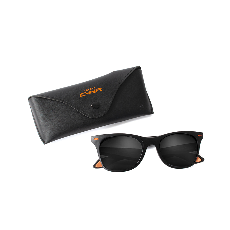 Toyota C-HR Sonnenbrille in Etui