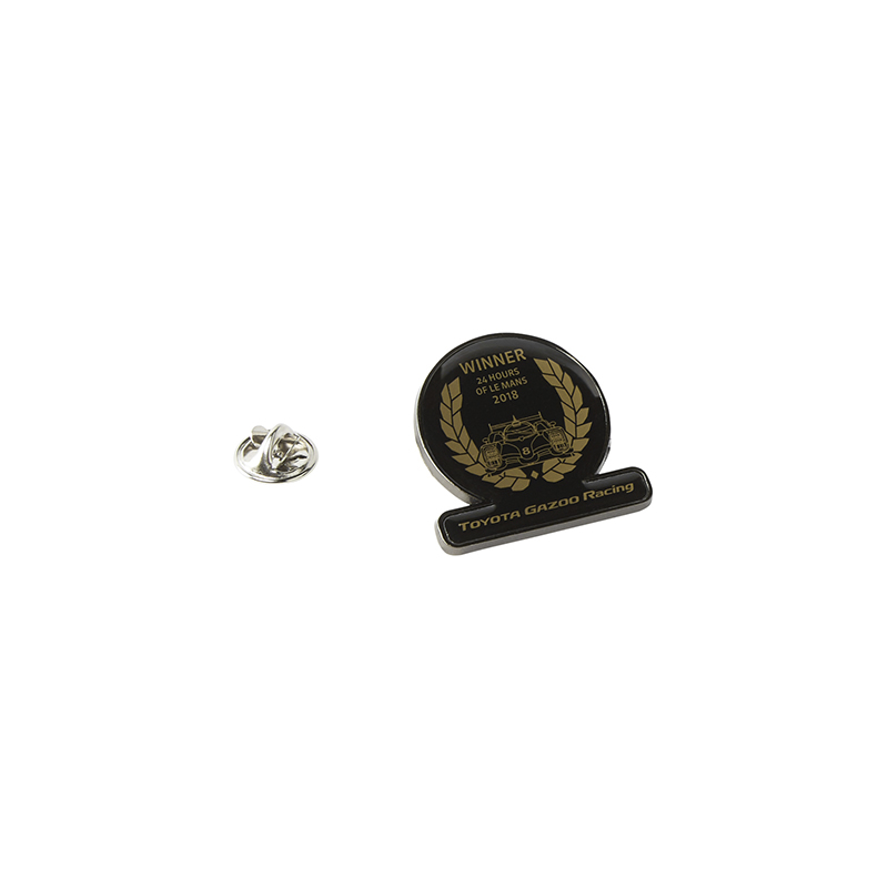 TOYOTA GAZOO Racing Pin-Badge mit dem Design Gewinner in Le Mans TOYOTA GAZOO Racing Pin-Badge mit dem Design Gewinner in Le Mans