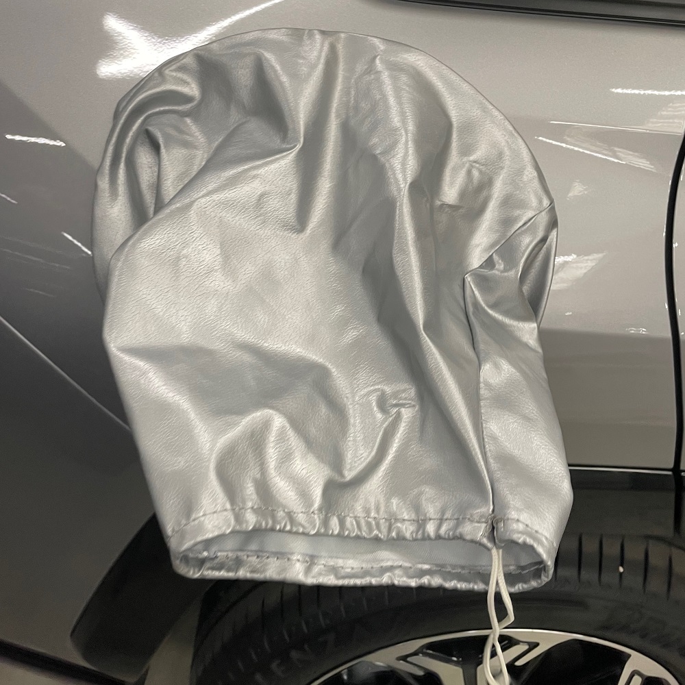 Ladeanschlussabdeckung (für EVs) Ladeanschlussabdeckung (für EVs)