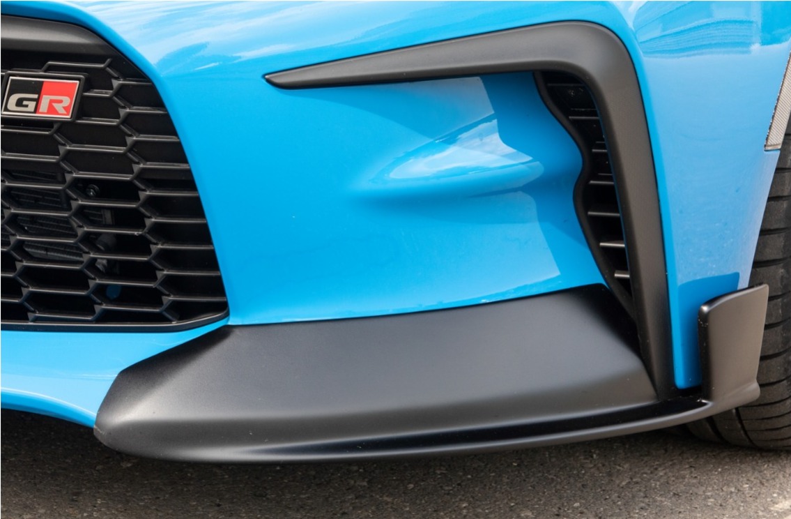 J-Sport Frontspoiler-Ecken (rechts und links), schwarz matt J-Sport Frontspoiler-Ecken (rechts und links), schwarz matt