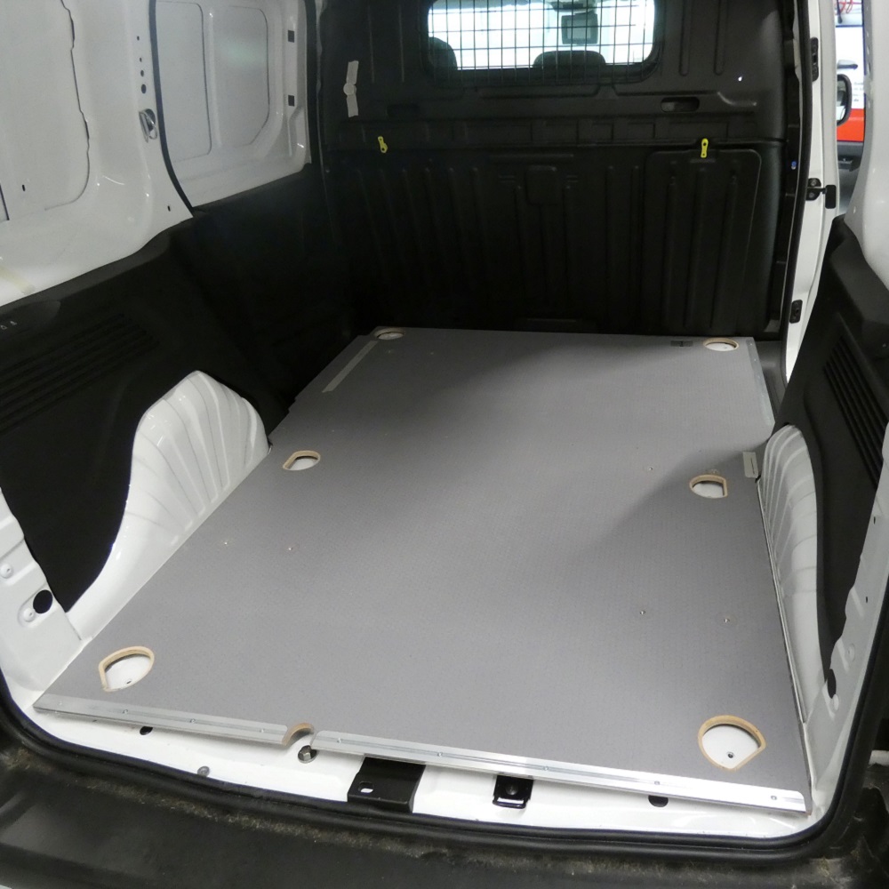 Laderaumboden mit Aufnahmen zur Befestingung des Regalsystems, L2, 12 mm, eine Schiebetür mit Hecktüren (bei Meister serienmäßig) Laderaumboden mit Aufnahmen zur Befestingung des Regalsystems, L2, 12 mm, eine Schiebetür mit Hecktüren (bei Meister serienmäßig)